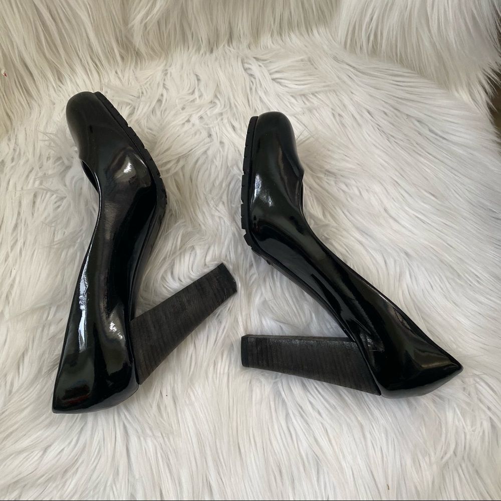 Burberry Black Patent leather Stacked Heel Pumps 7 - Picture 7 of 10